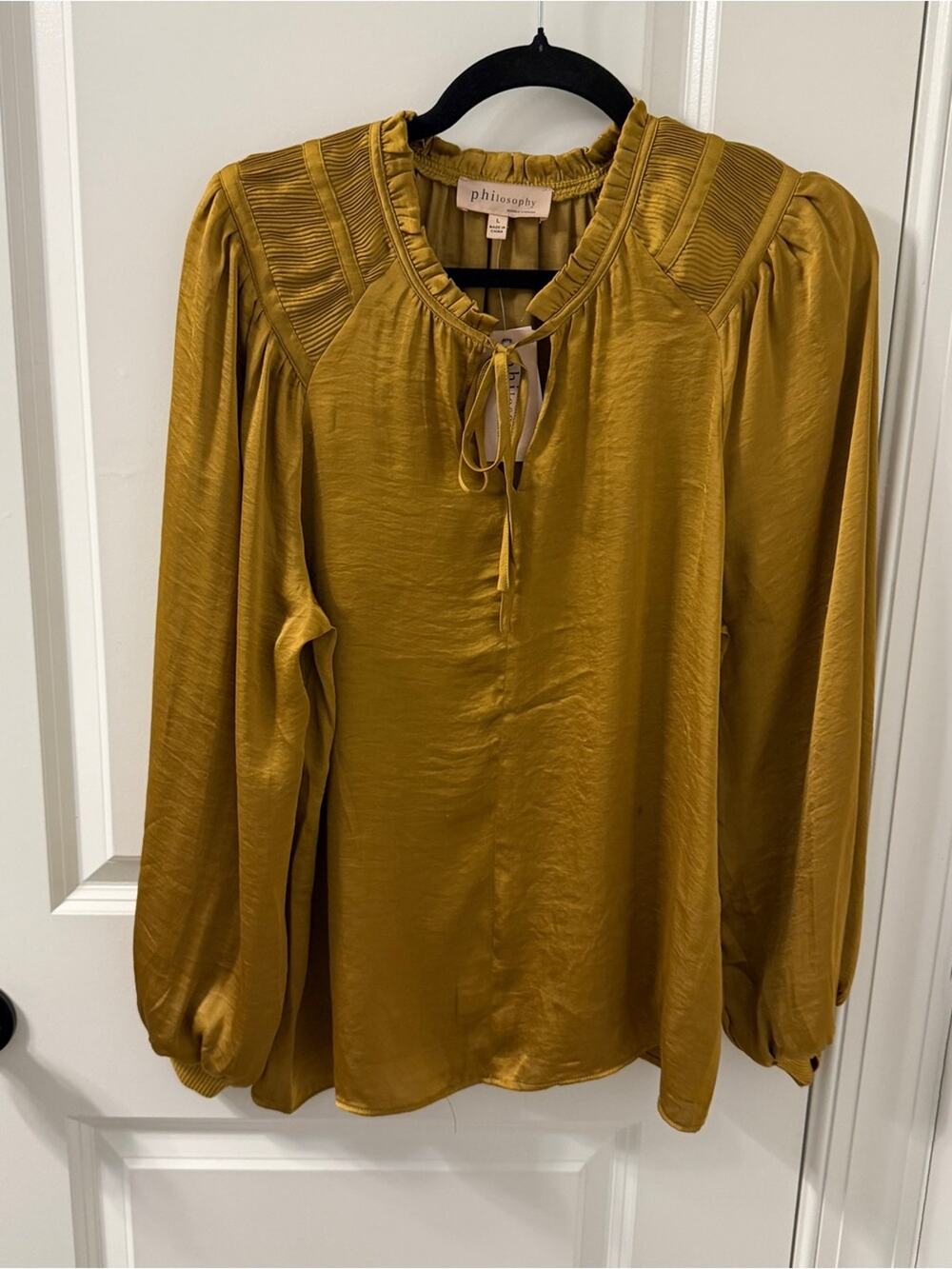 NWT Philosophy Mustard Tie-Neck Satin Blouse Size Large
